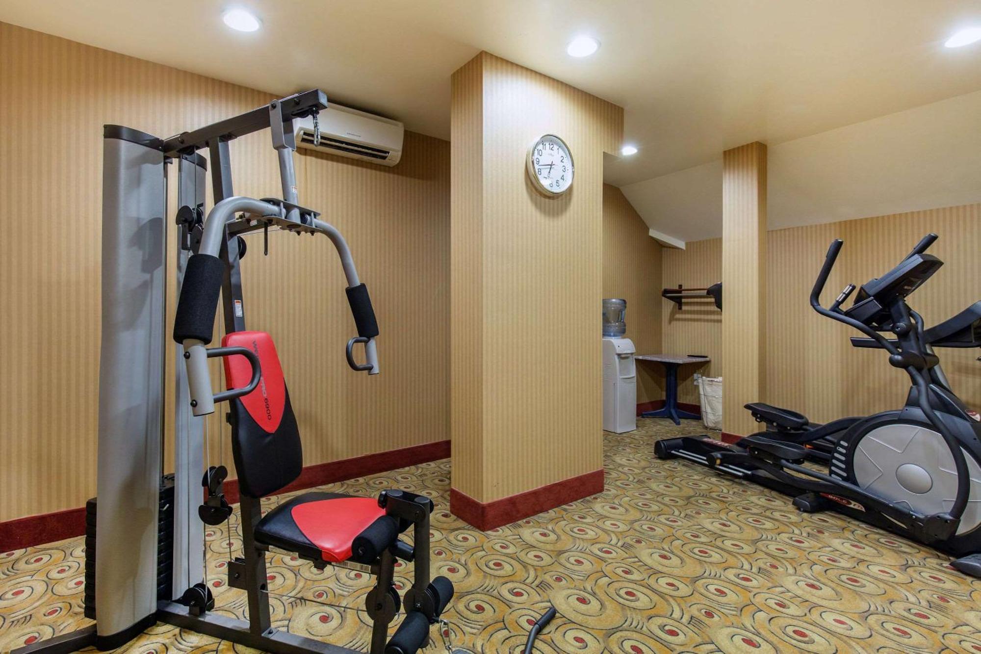 Gateway Hotel & Suites, Ascend Hotel Collection Όσεαν Σίτι Εξωτερικό φωτογραφία