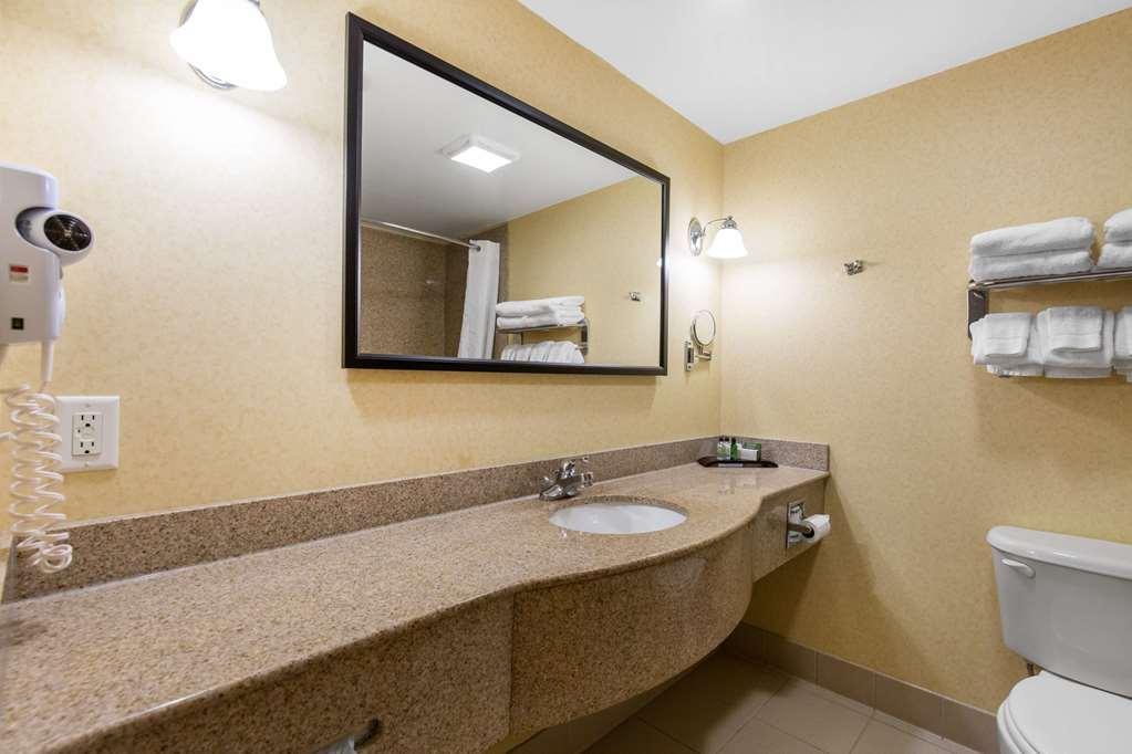 Gateway Hotel & Suites, Ascend Hotel Collection Όσεαν Σίτι Δωμάτιο φωτογραφία