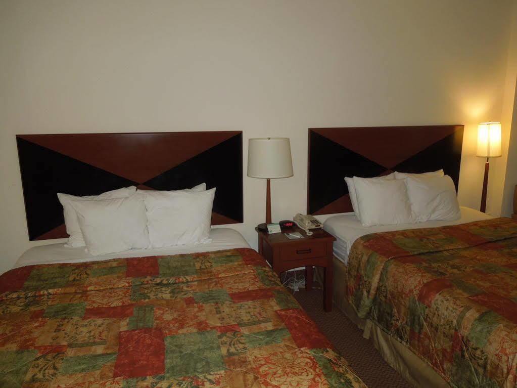 Gateway Hotel & Suites, Ascend Hotel Collection Όσεαν Σίτι Εξωτερικό φωτογραφία